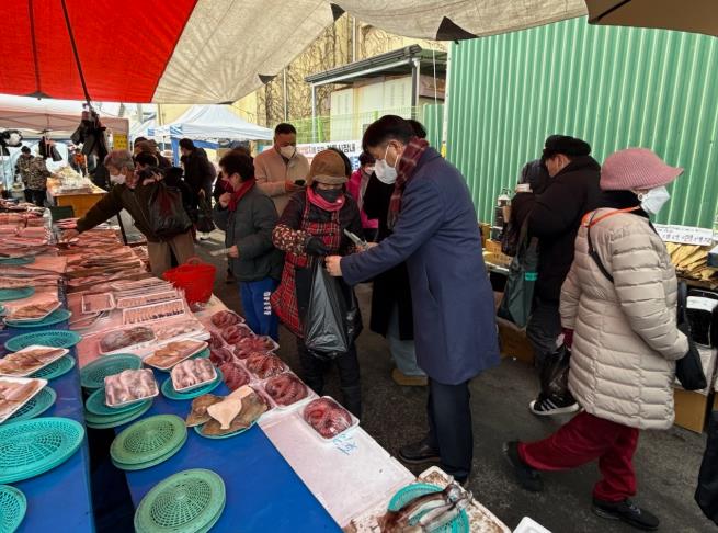 의성교육지원청, 설맞이 전통시장 장보기 행사 실시 의성교육지원청, 설맞이 전통시장 장보기 행사 실시