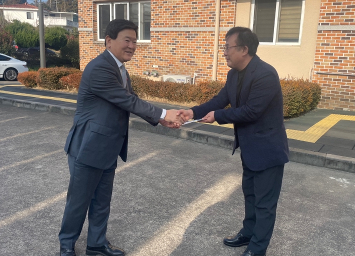 설 명절 맞아 사회복지시설 방문한 김광수 교육감