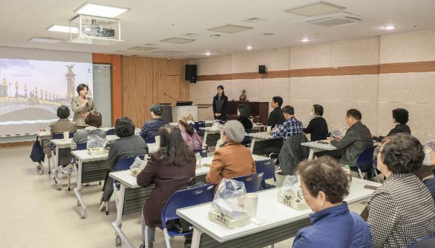 신계용 과천시장이 인사말을 하고 있다