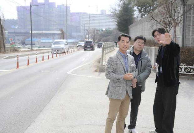 이천시의회 김재국 의원, 이천백사중학교 통학로 현장방문