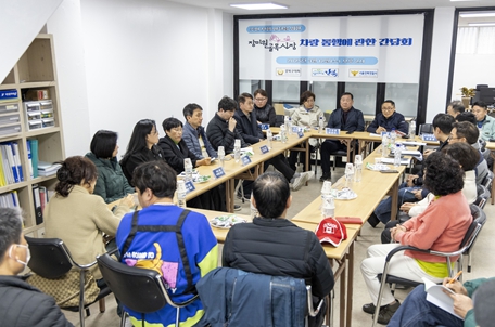 강북구의회 이상수·최미경 의원, 차량통행 관련 장미원시장 간담회 참석