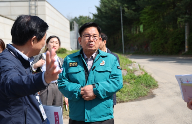예고 없는 사고에도 즉시 현장으로... 박강수 마포구청장 발로 뛰는 행정 실천 예고 없는 사고에도 즉시 현장으로... 박강수 마포구청장 발로 뛰는 행정 실천
